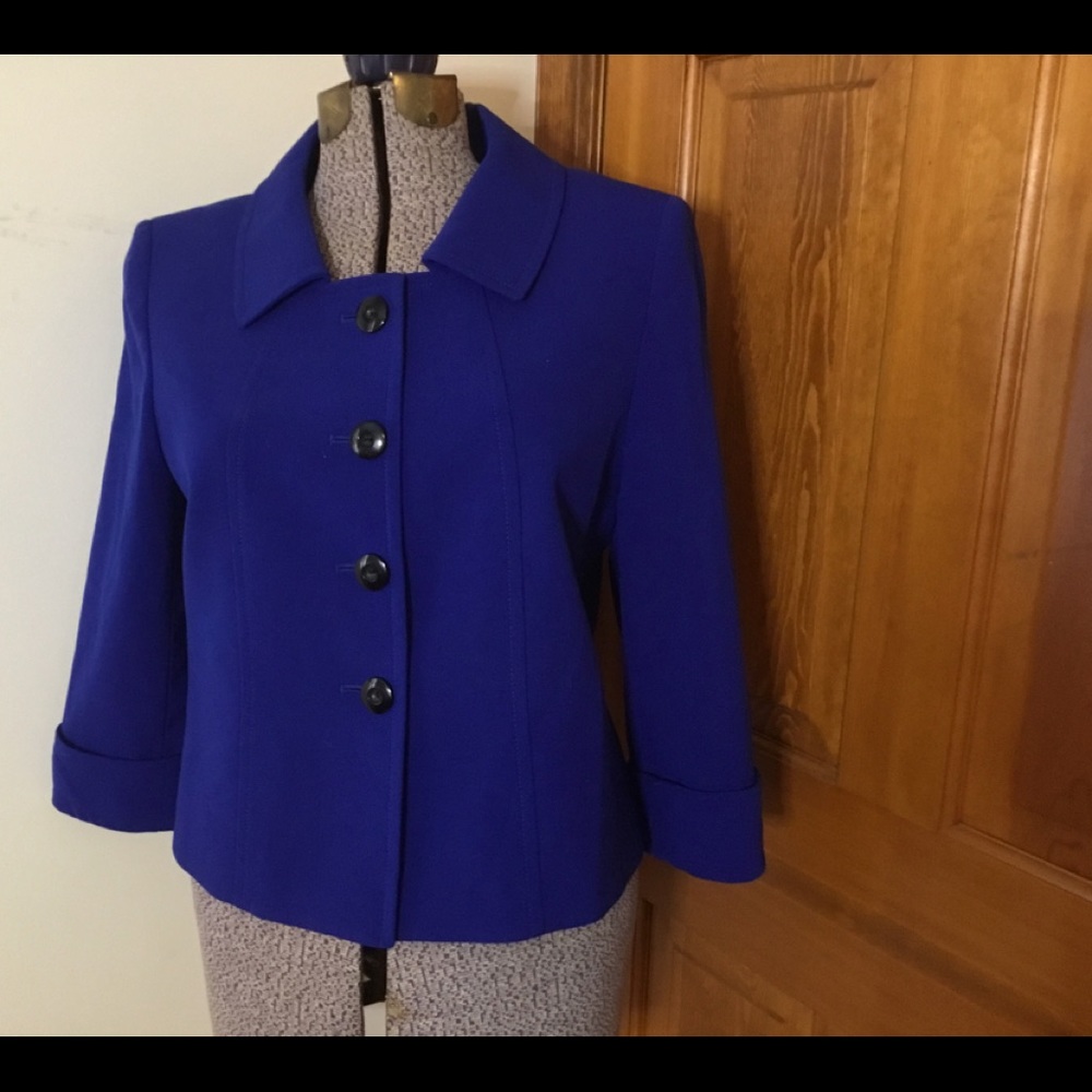 Tahari cropped 3/4 sleeve cropped suit jacket electric blue, size L petite